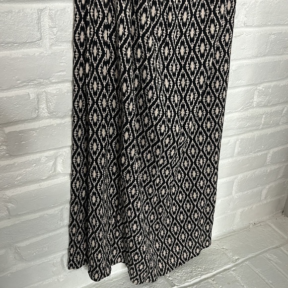 Dresses & Skirts - Rebel Sugar Boho Maxi Skirt Size Medium Black White Tribal Print Flowy size M